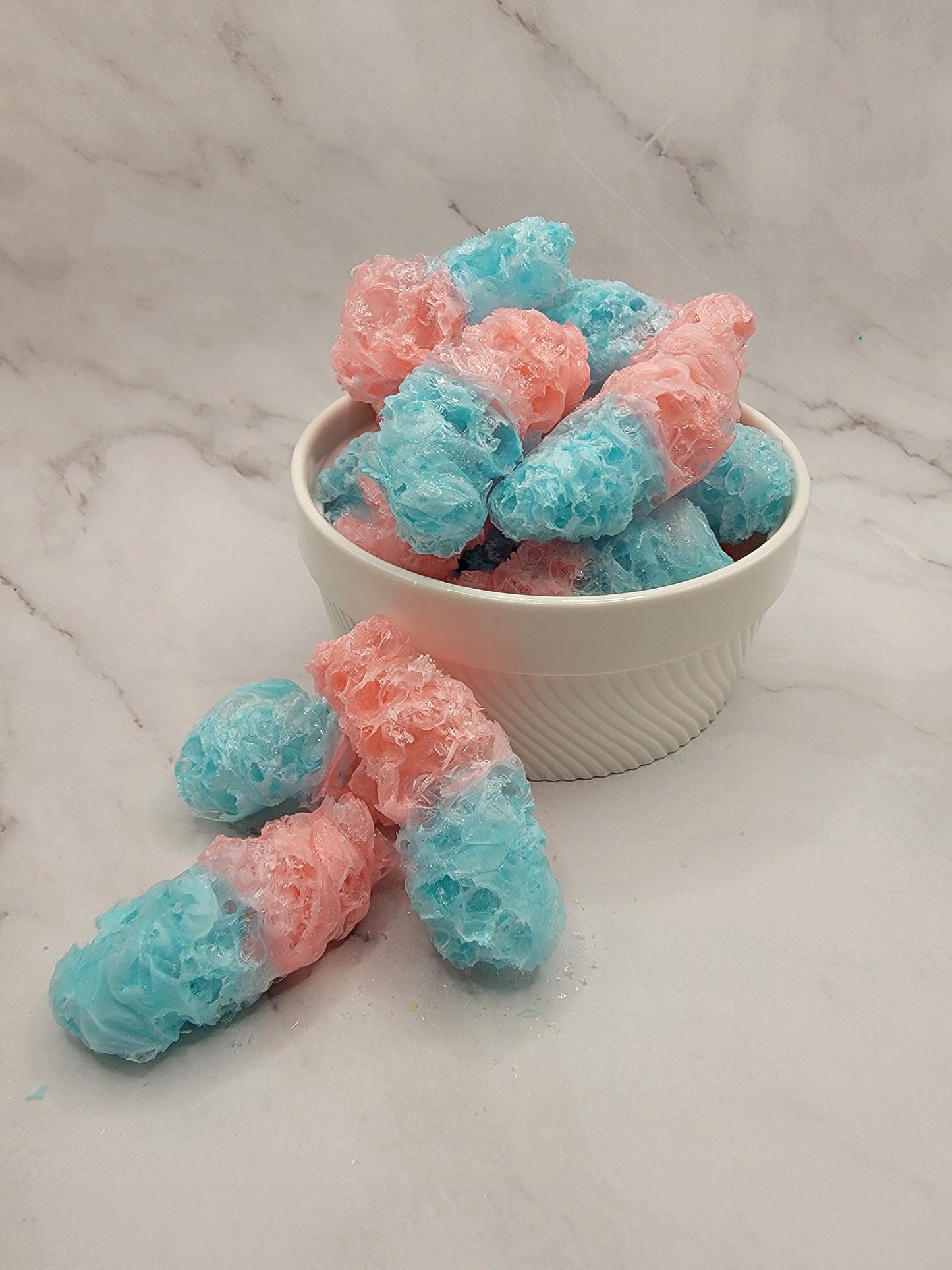 Bonbons Lyophilisés Freeze dried treats bubble gum sours bottles