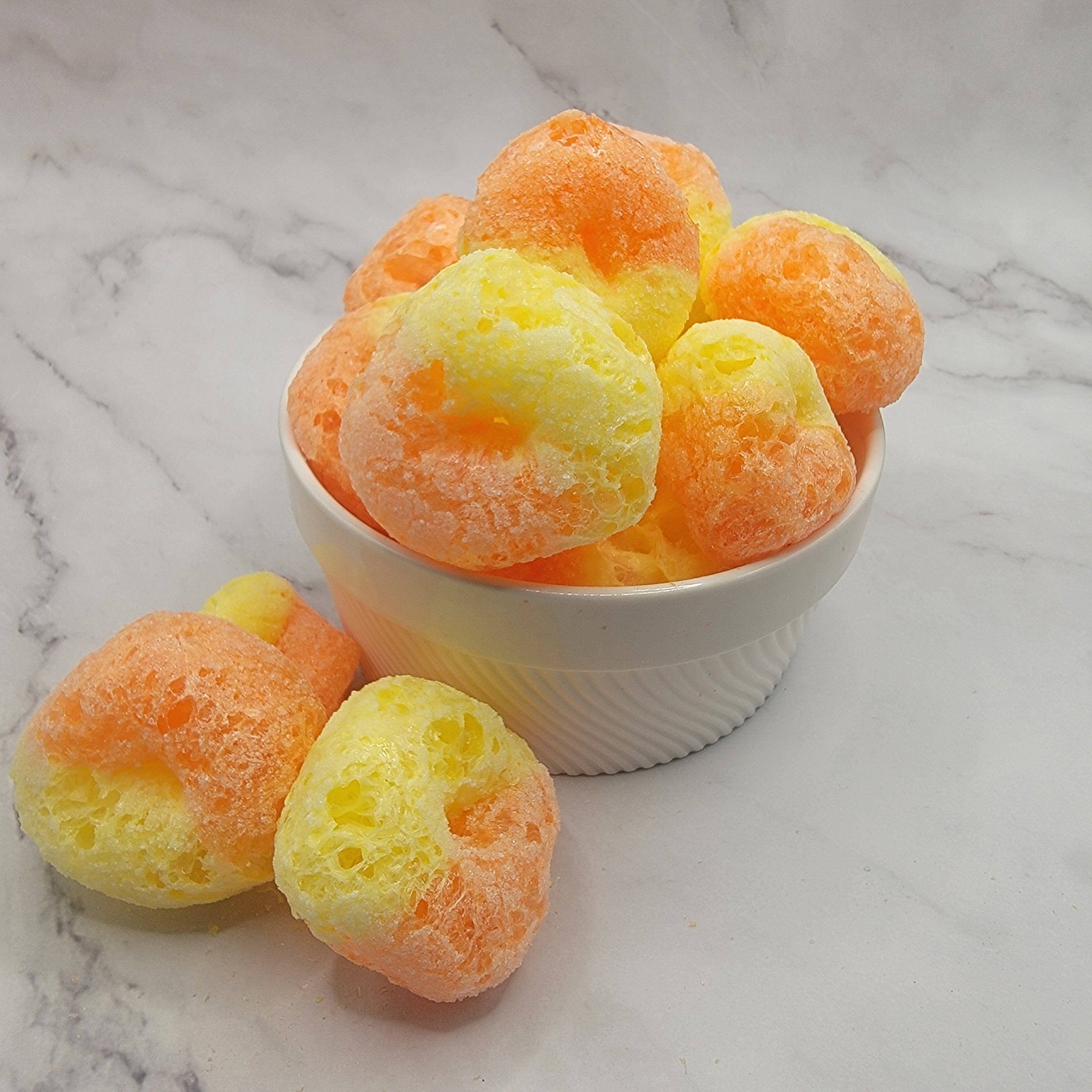 Freeze-dried peach rings